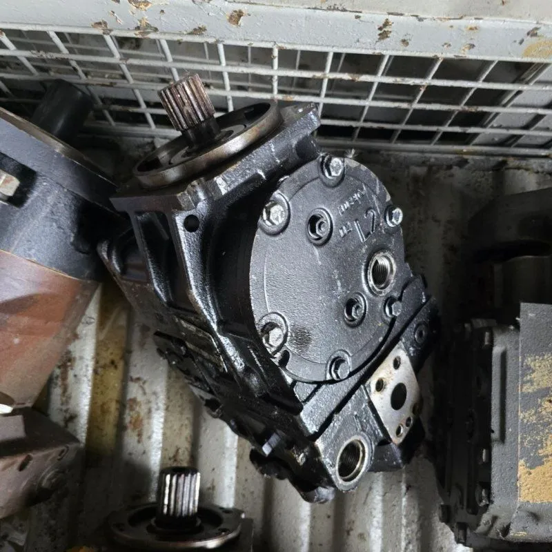 Гидронасос SAUER DANFOSS 90R075 FC1BC60 Bobcat