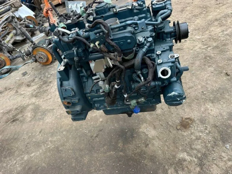 Двигатель Kubota V2403-CR-EW52 Kubota L kubota