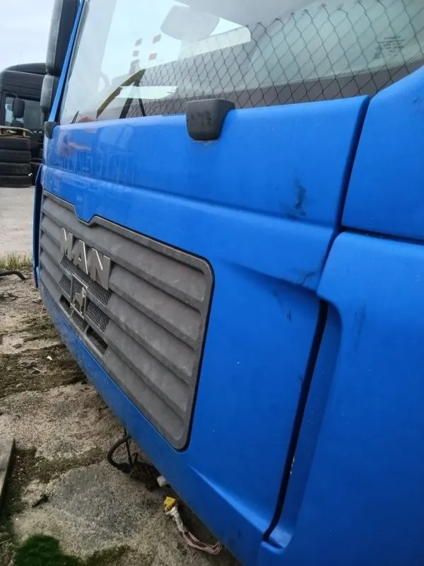 Капот передний MAN TGL 12.180 2007 VAG 81611100072