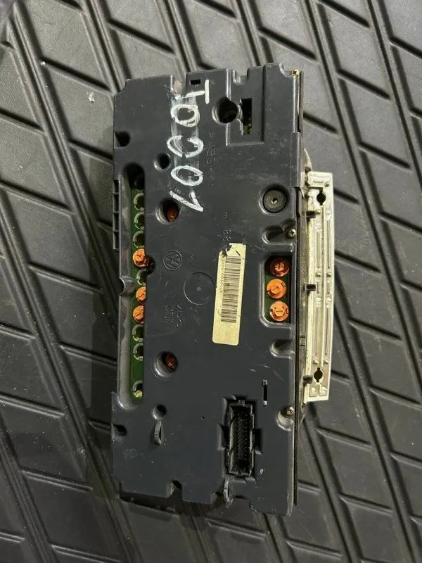 Панель приборов VAG 1H6919033F Volkswagen