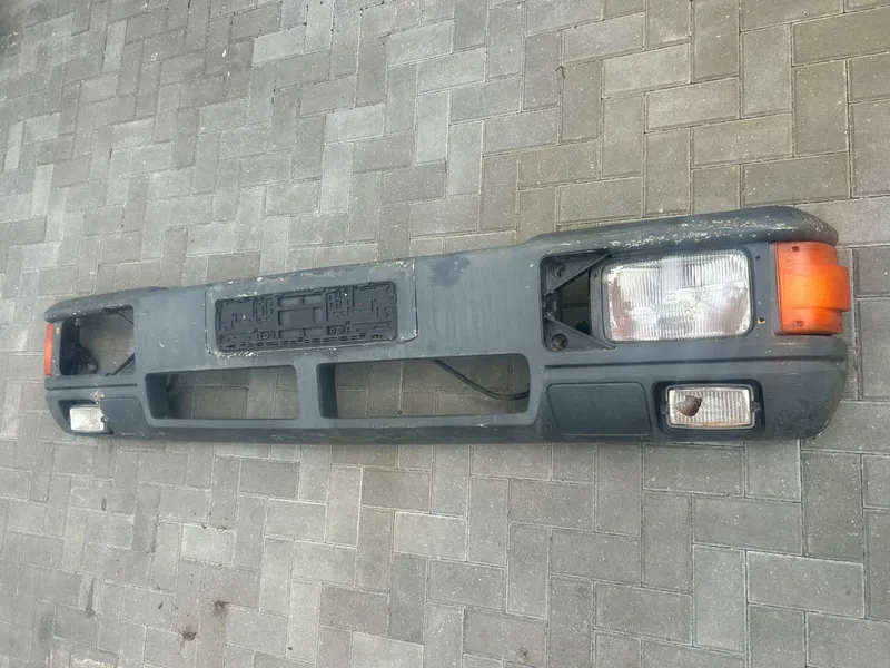 85416104002 Бампер передний для MAN L2000 1996