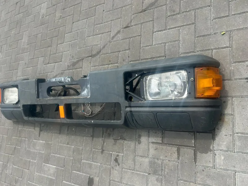 85416104002 Бампер передний для MAN L2000 1997